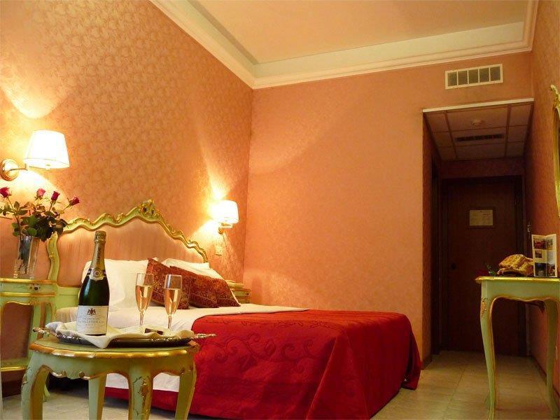 Hotel Romulus Oda fotoğraf
