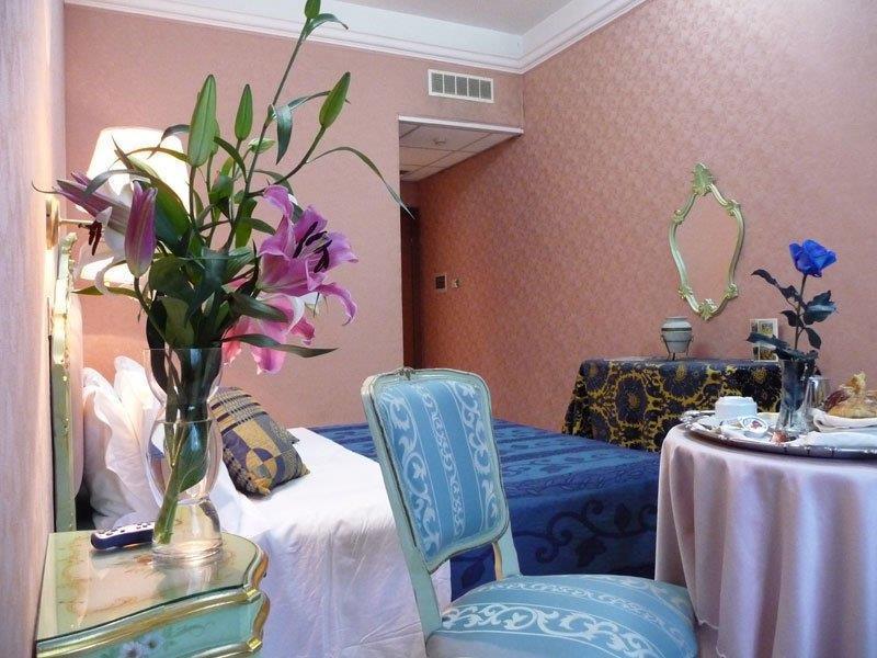 Hotel Romulus Oda fotoğraf