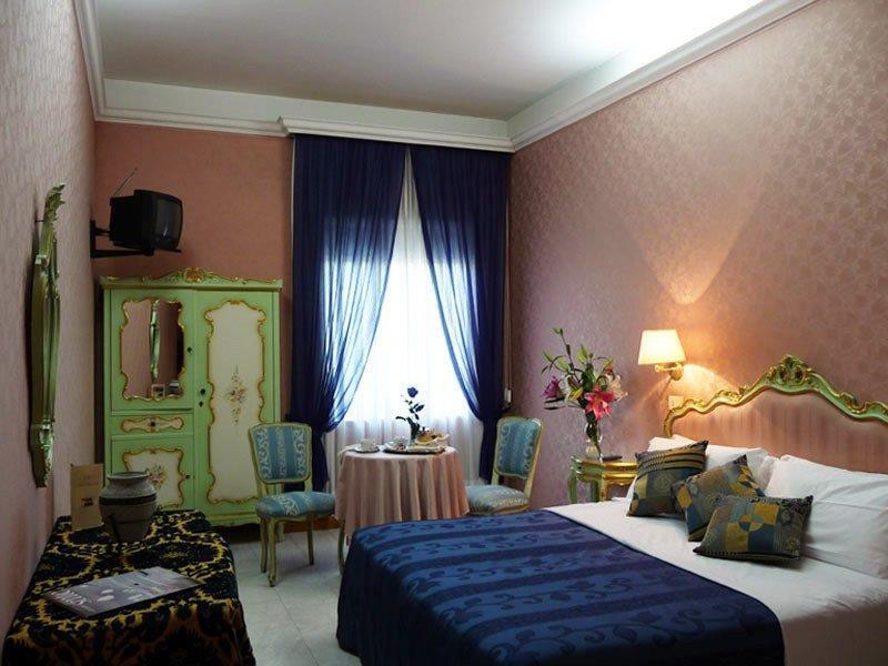 Hotel Romulus Oda fotoğraf