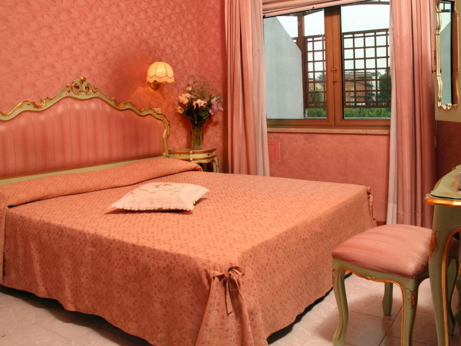 Hotel Romulus Dış mekan fotoğraf