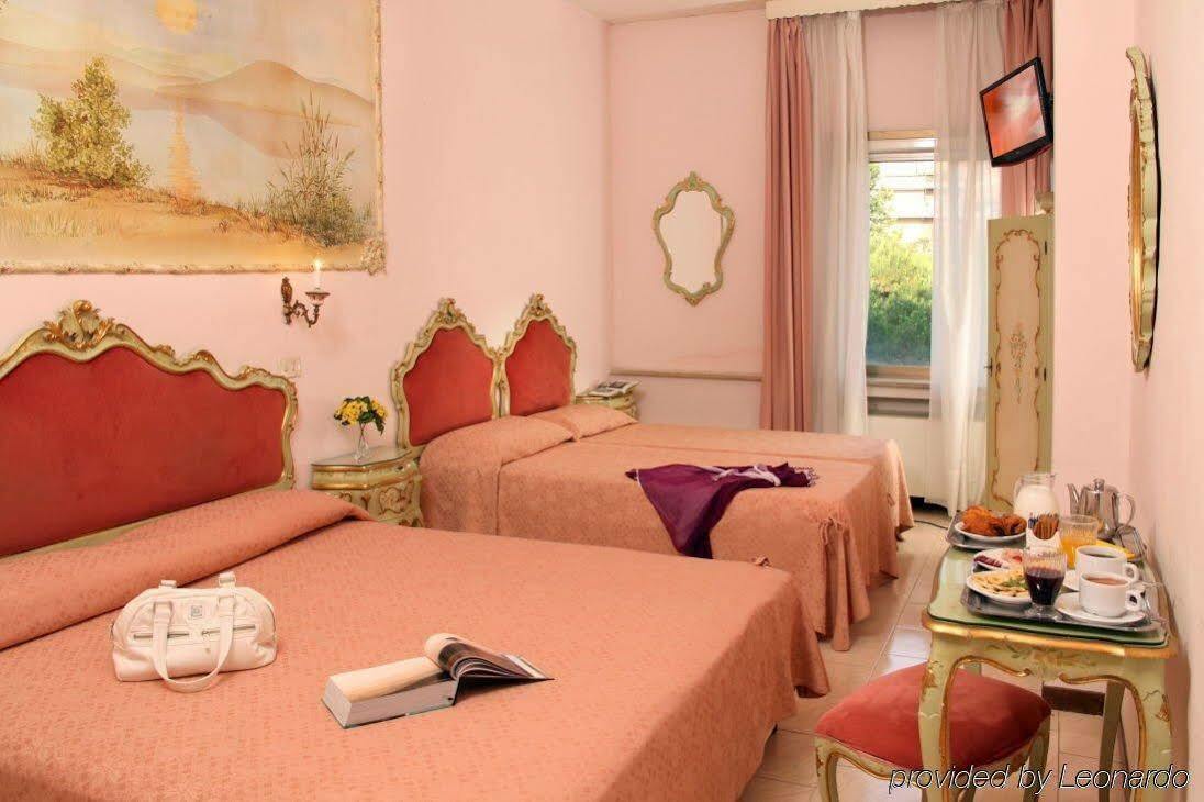 Hotel Romulus Oda fotoğraf
